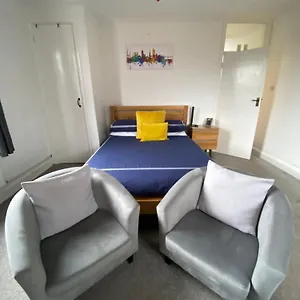 Stylish & Modern Free Parking , Southampton United Kingdom